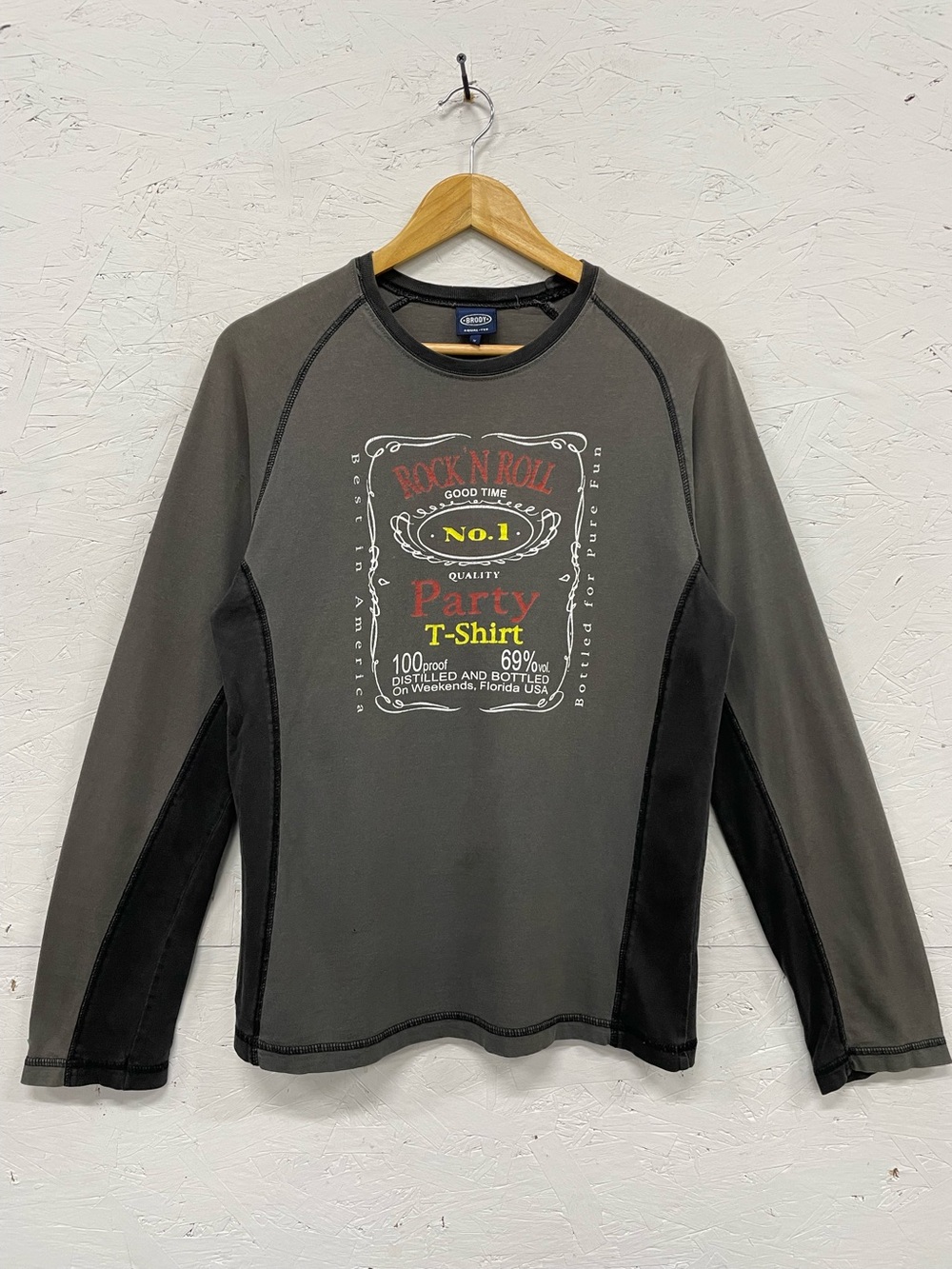 Vintage Y2K Brody Long-Sleeve Graphic Tee, Size M